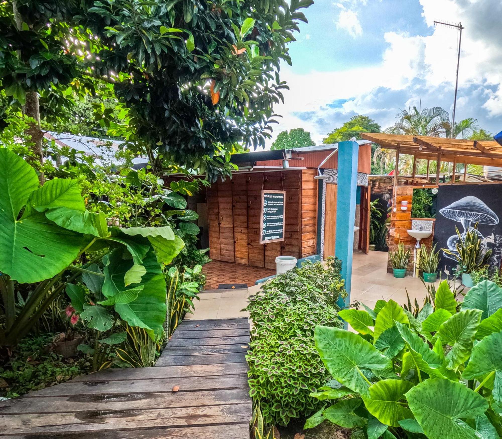 Hostel Casa De Las Palmas Tours Летисия Экстерьер фото