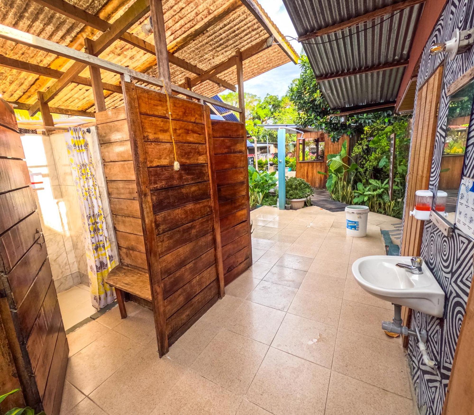 Hostel Casa De Las Palmas Tours Летисия Экстерьер фото