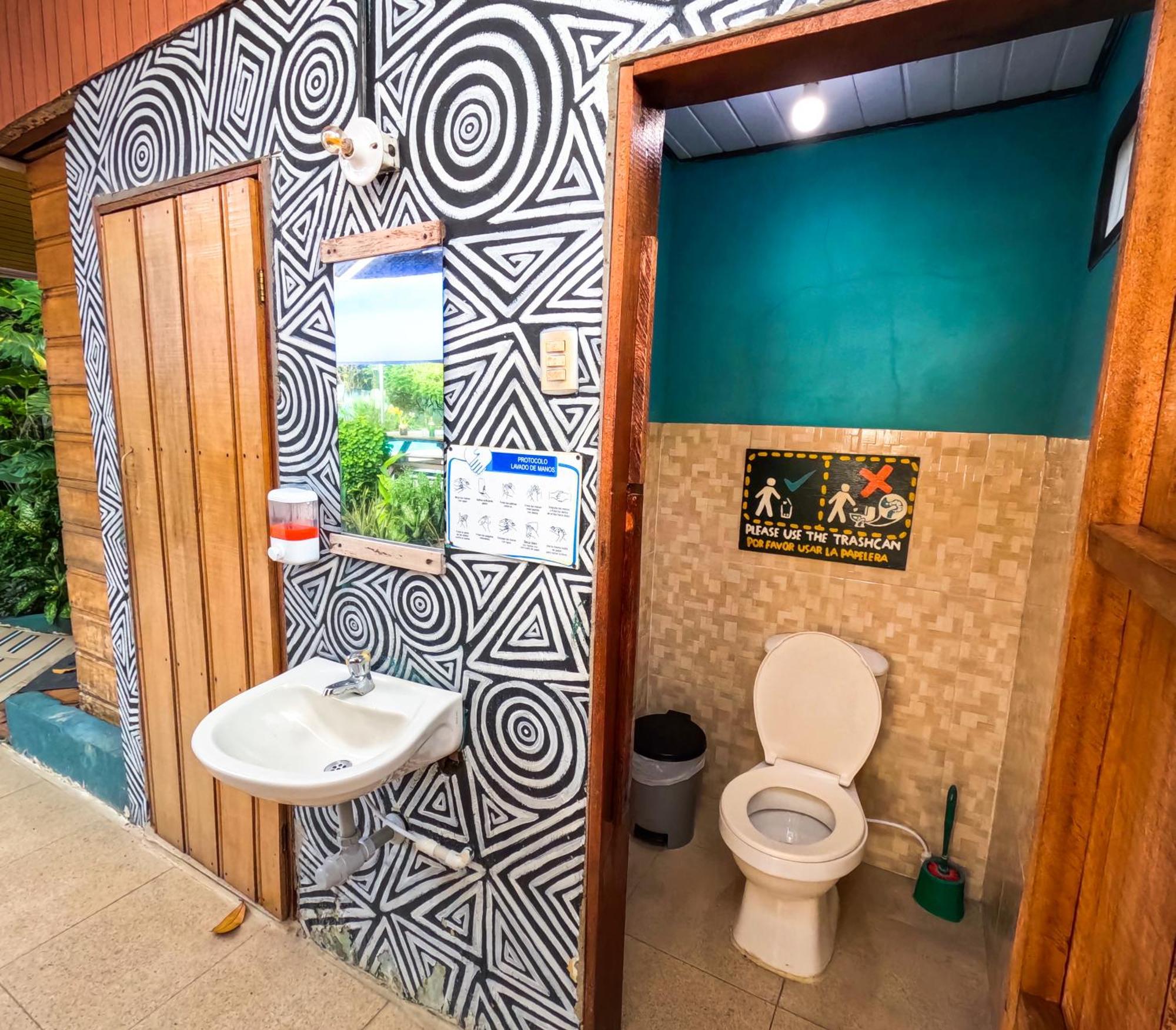 Hostel Casa De Las Palmas Tours Летисия Экстерьер фото