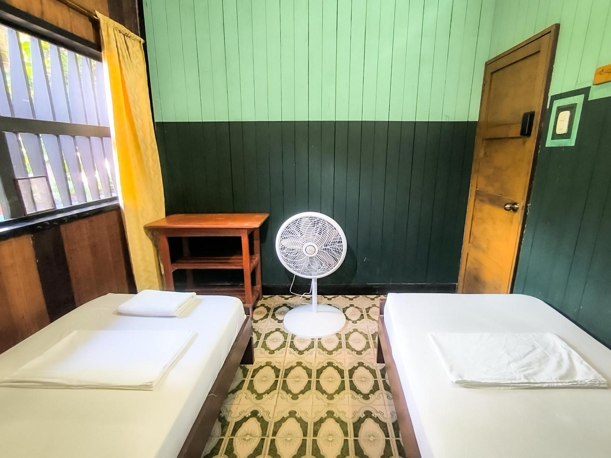 Hostel Casa De Las Palmas Tours Летисия Экстерьер фото