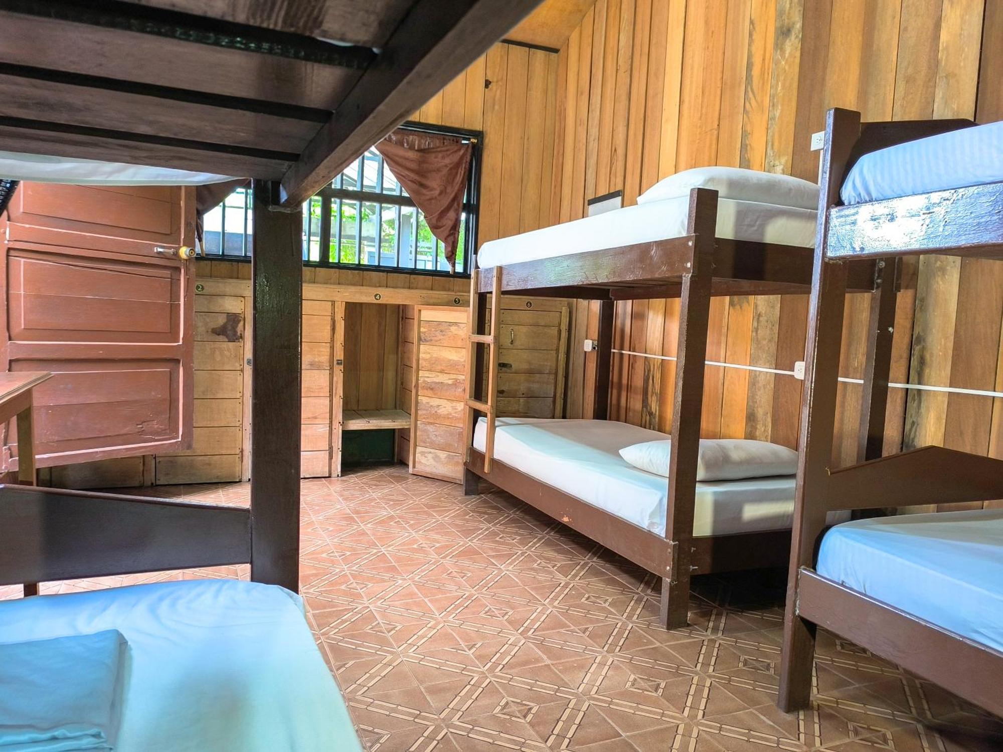 Hostel Casa De Las Palmas Tours Летисия Экстерьер фото