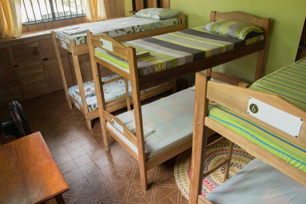 Hostel Casa De Las Palmas Tours Летисия Экстерьер фото